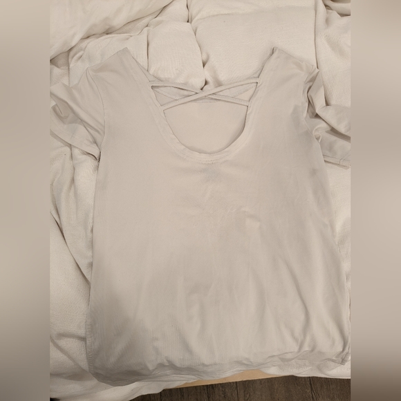 Puma Flowy Open Back Activewear - Picture 2 of 3